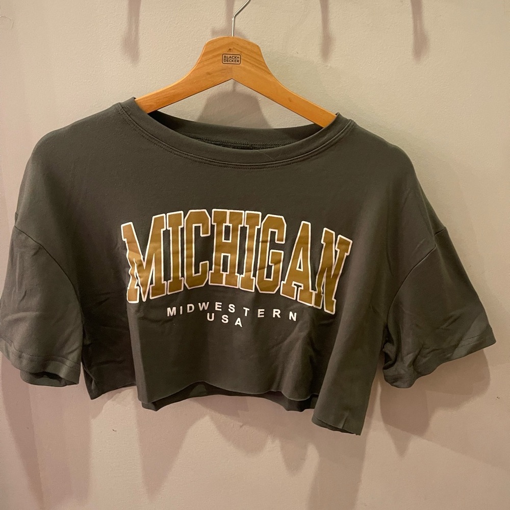 Super cropped Michigan tee shirt